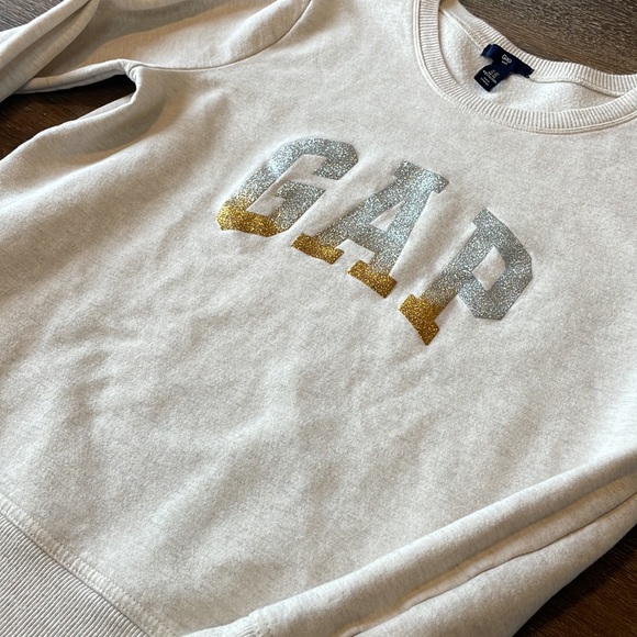 EUC GAP SWEATSHIRT - Picture 5 of 5